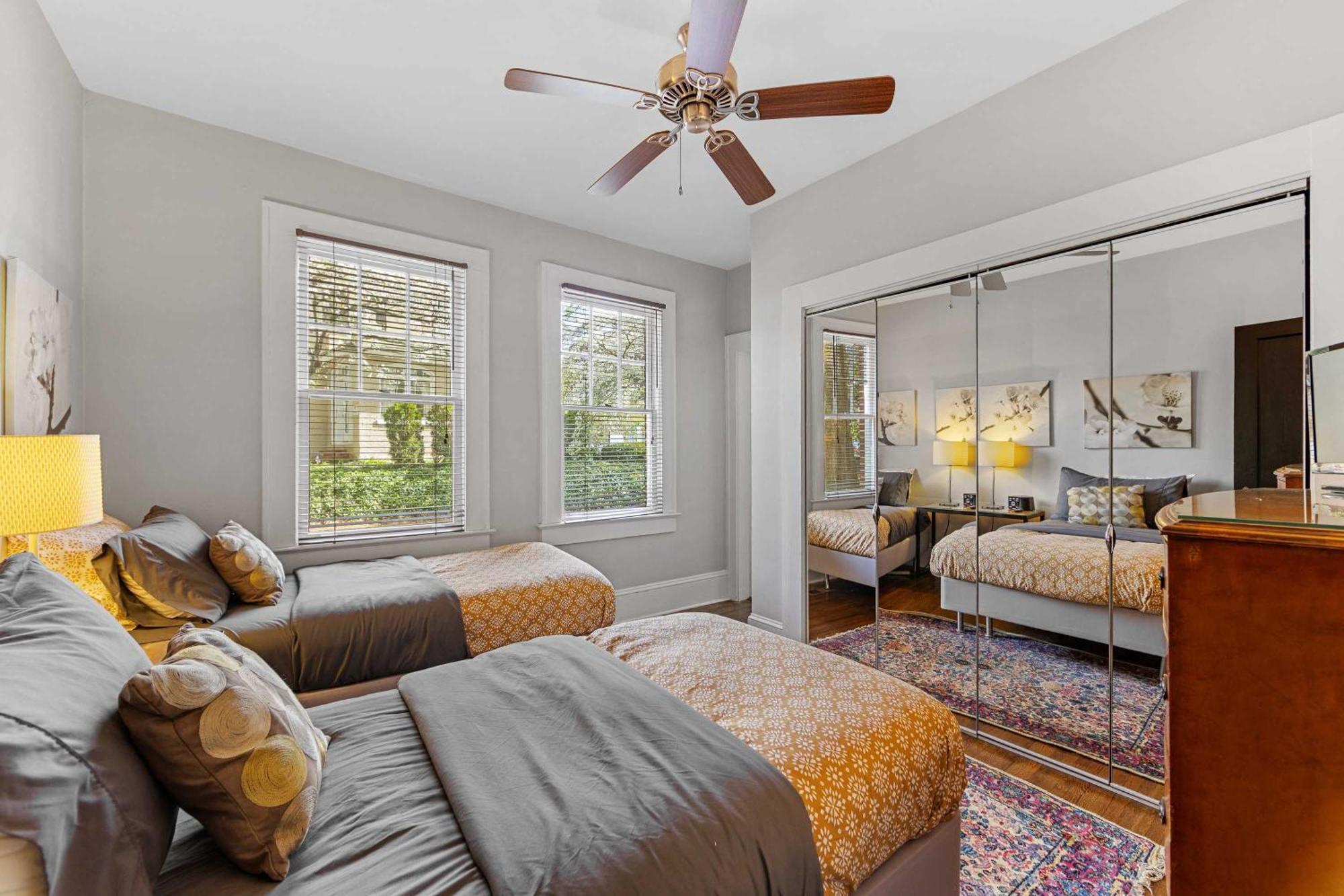 Luxurious Myers Park Living With Screened Porch * Charlotte